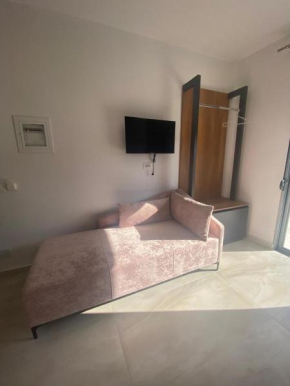 hOTEL EMILY,S
